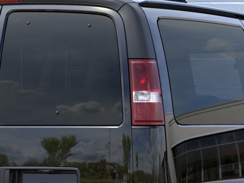 2025 GMC Savana Passenger LT