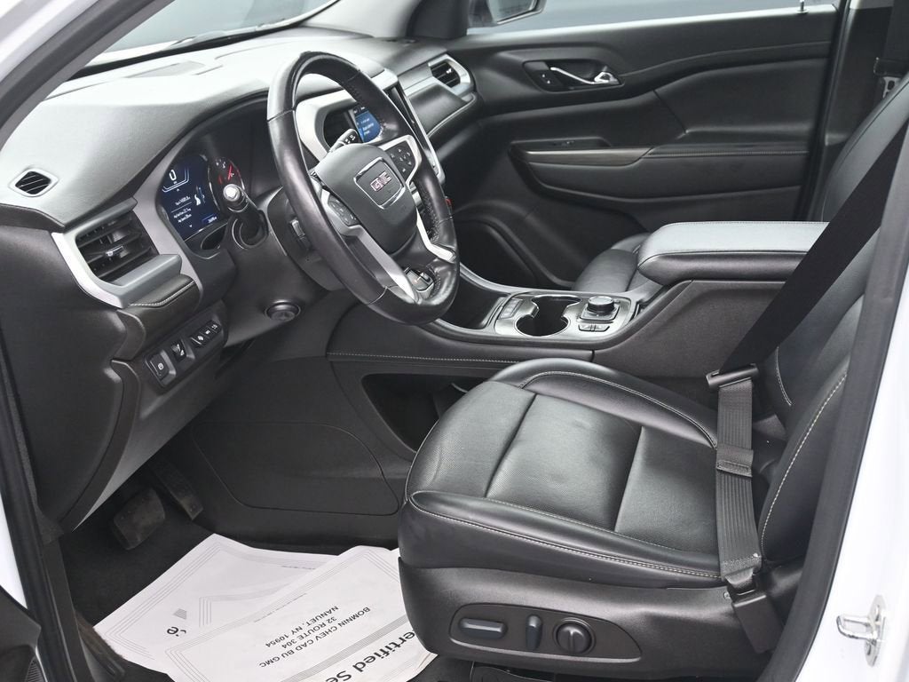 2022 GMC Acadia SLT