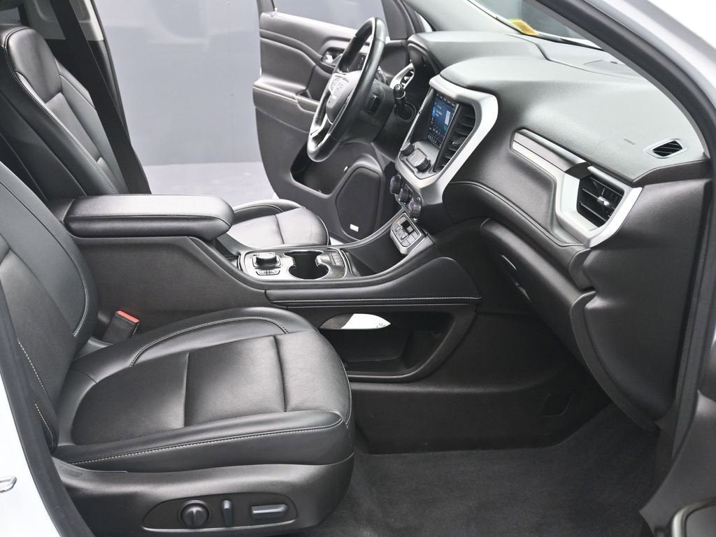 2022 GMC Acadia SLT