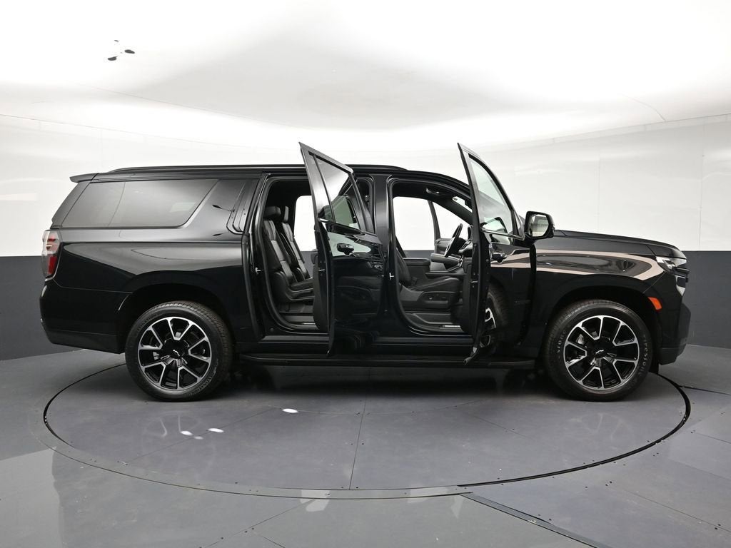 2023 Chevrolet Suburban RST