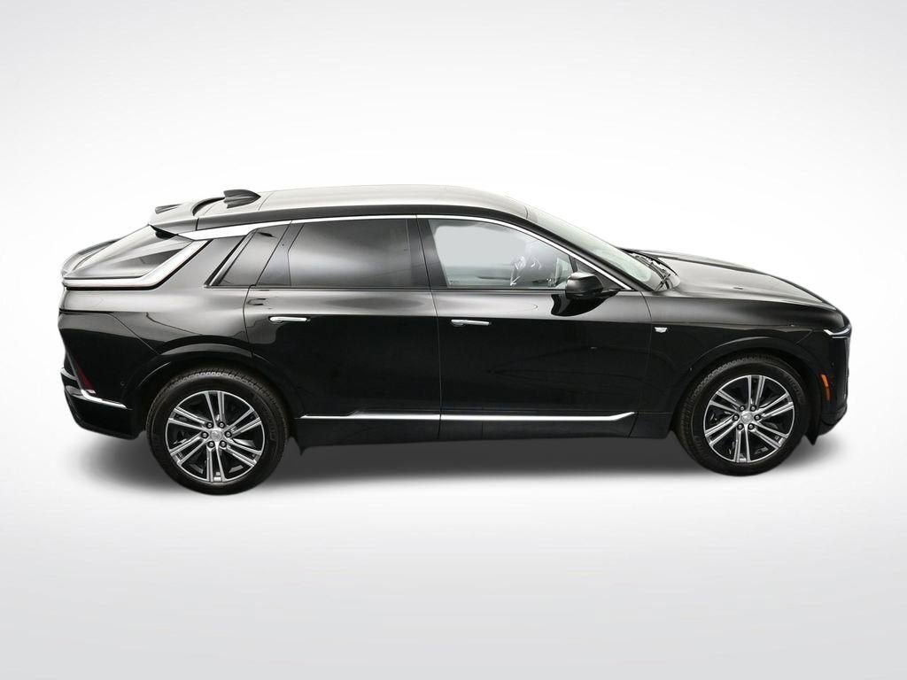 2025 Cadillac LYRIQ Luxury 1