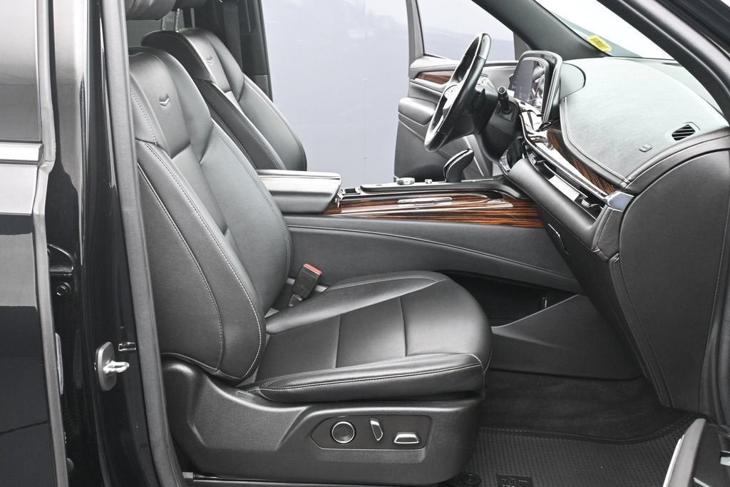 2022 Cadillac Escalade Luxury